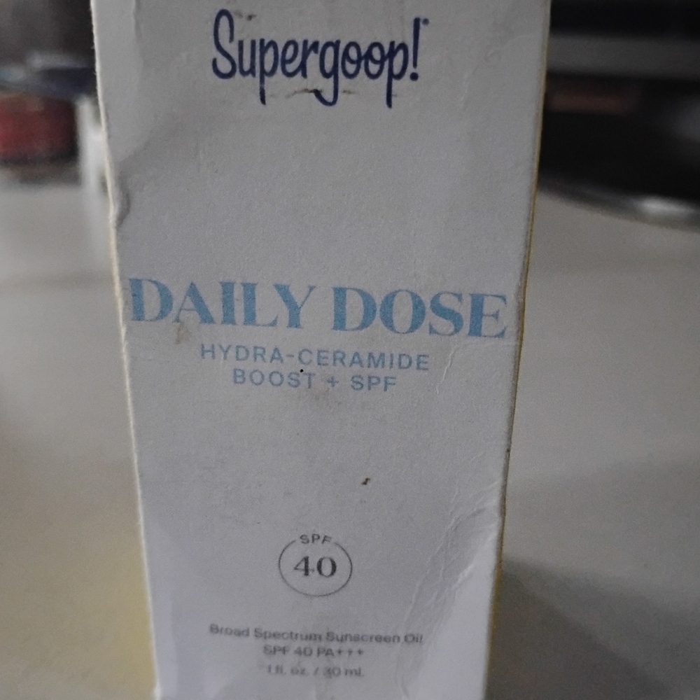 New Supergoop Daily Dose Hydra Ceramide Boost + SPF 40 Facial Oil Sunscreen 1 oz - Picture 2 of 2